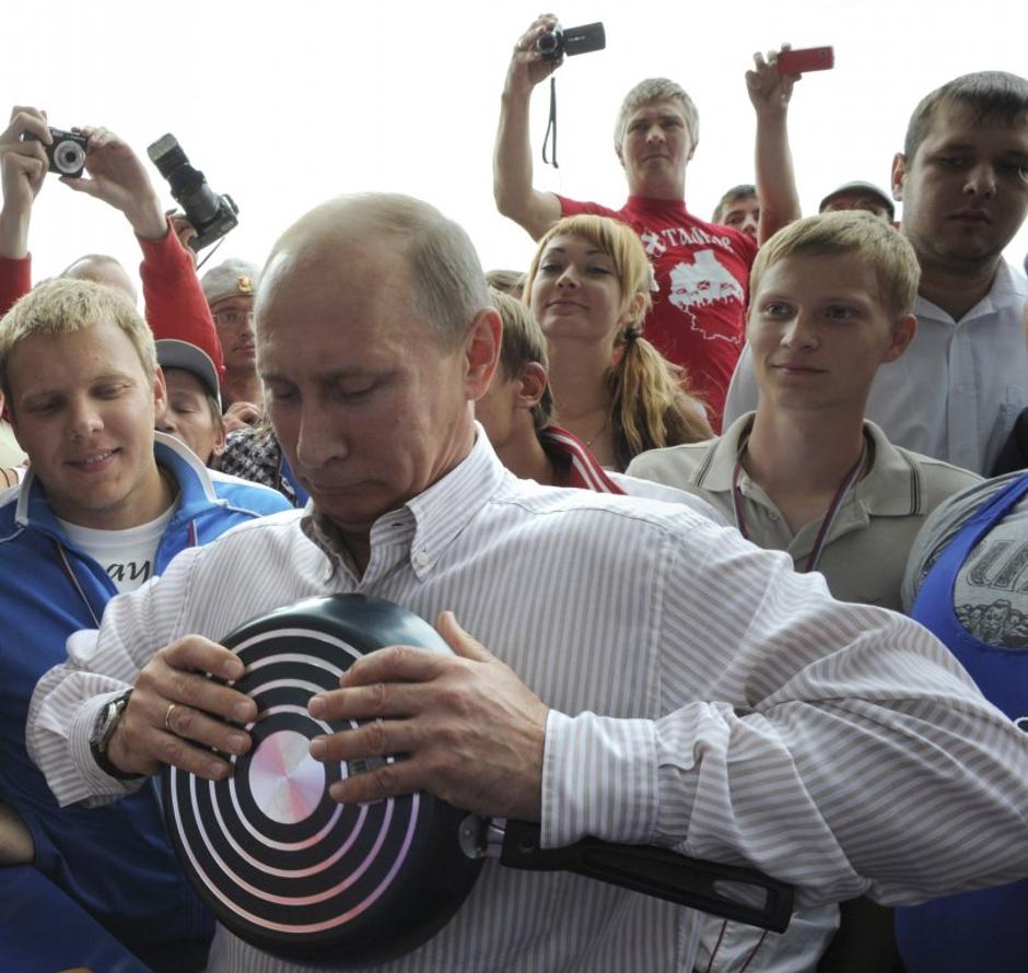 Putin, ponev  | Avtor: Reuters