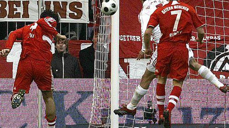 Luca Toni je srečanje odločil s strelom z glavo.