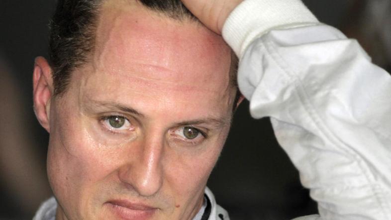 Na prvih dveh dirkah je bil Schumacher kljub slabim rezultatom še dobro razpolož