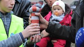 Novembra so aktivisti Pahorju iz Zagorja prinesli Štafeto norosti. (Foto: Eko Kr