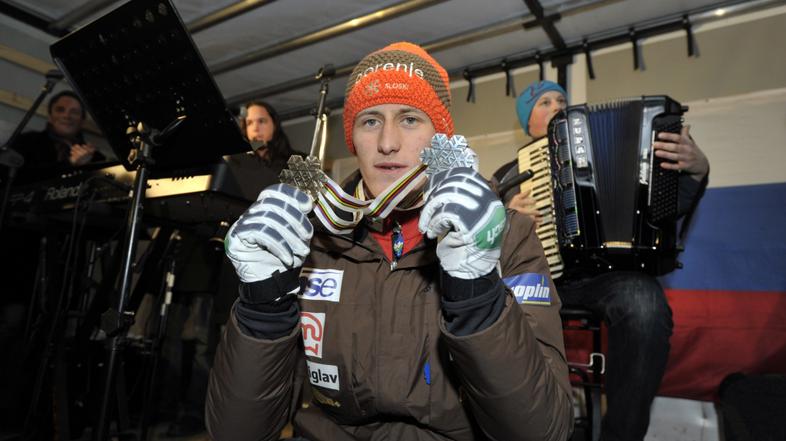 sport 03.03.13, Peter Prevc, sprejem sportnika v domaci vasi, Dolenja vas, skaka