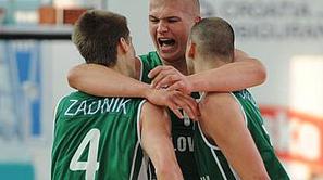 Po tesnem porazu z gostiteljico Hrvaško in Španijo, so Slovenci gladko ugnali Ne