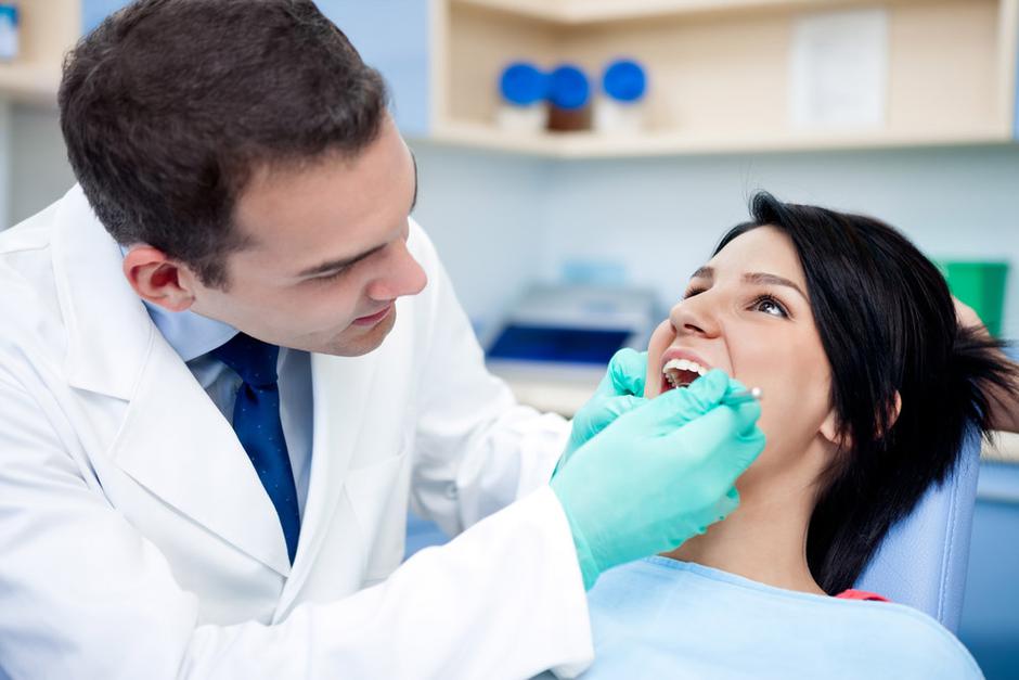 Zivljenje 18.03.13, zobozdravnik, pacient, foto: Shutterstock | Avtor: Shutterstock