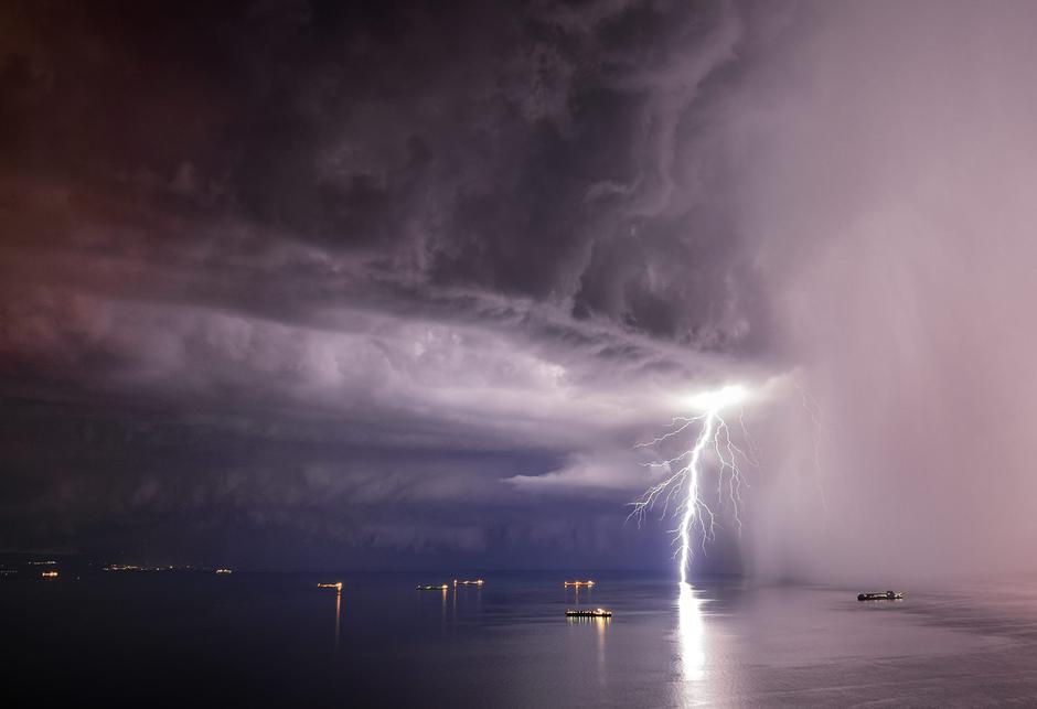 nevihta Trst morje strela | Avtor: Profimedia