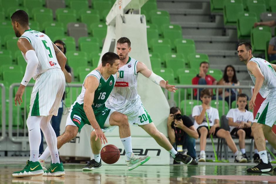 Finale DP v košarki med KK Olimpija in KK Krka | Avtor: Anže Petkovšek