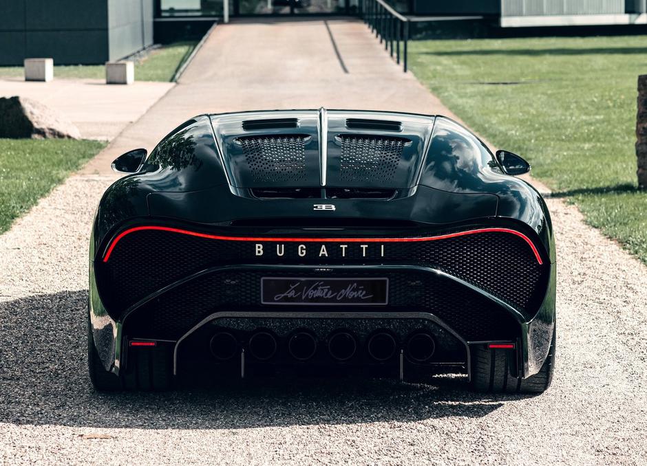 Bugatti la voiture noire | Avtor: Bugatti