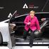 Angela Merkel na avtomobilskem salonu v Frankfurtu.