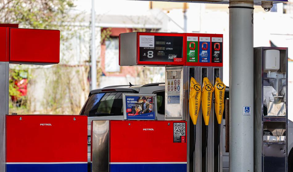 Vlada po sestanku: "Kriv je Petrol!"