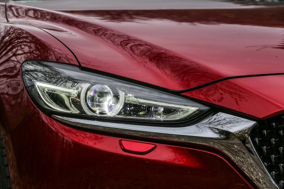 Mazda6 led luči