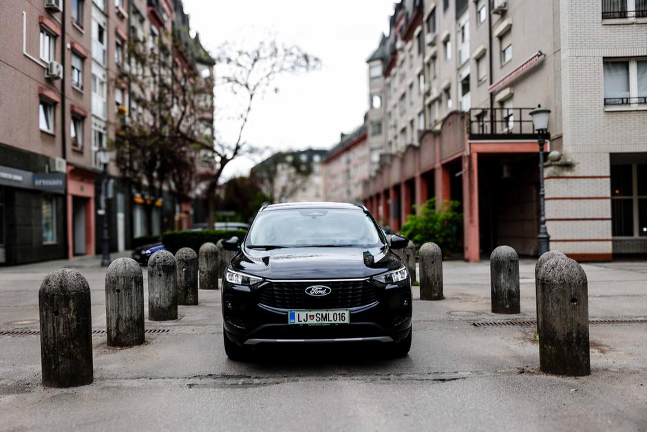 Ford Kuga PHEV | Avtor: Saša Despot