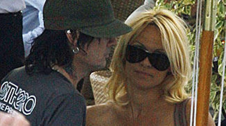 Pamela uživa v družbi bivšega.