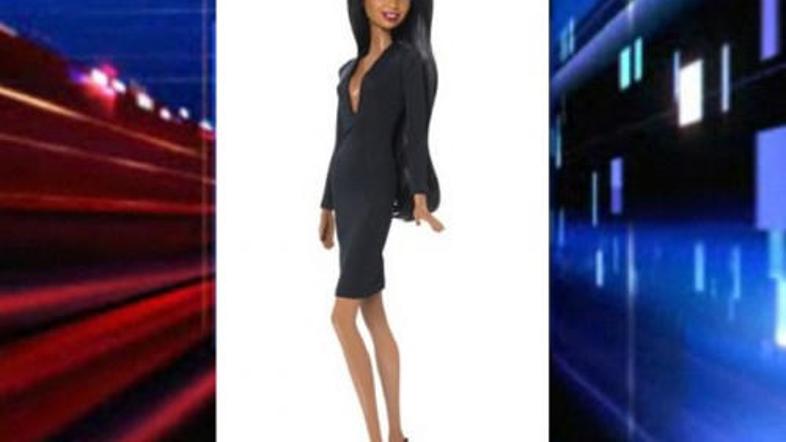 Kontroverzna lutkica ostaja na prodajnih policah, kupiti pa jo je mogoče za 16 d