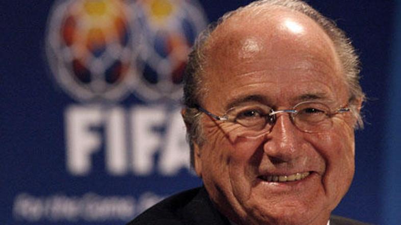 Joseph Blatter se je iz Južne Afrike vrnil dobre volje.