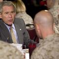 Bush je v petek obiskal marince v bazi Quantico v Virginiji in ponovil, da je na