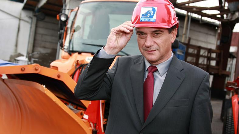 Srečko Hvauc se sprašuje, ali nedavni vandalizem nima političnega ozadja. (Foto: