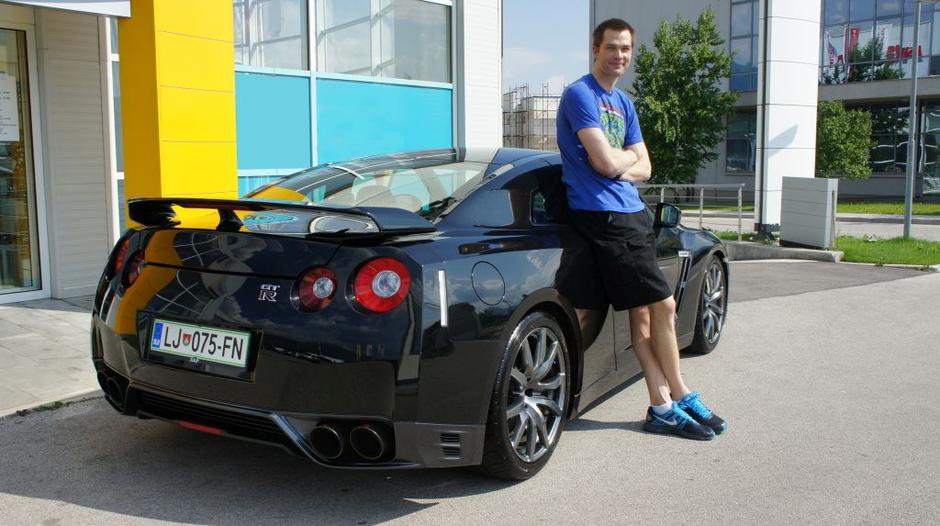 Nissan GT-R | Avtor: strokovnjakinja za psihološko zdravljenje motenj spanja dr. Vita Štukovnik