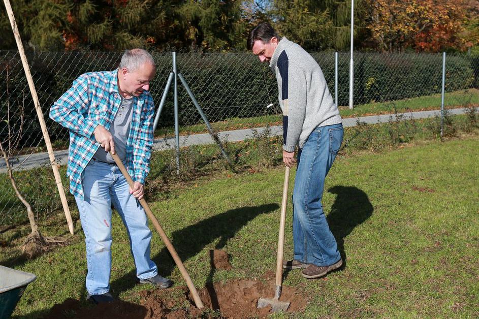 Borut Pahor in prostovoljci