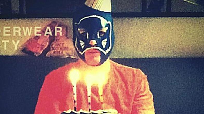 Naslovnica prvega albuma, posnetega z ipadom, ki ga lahko brezplačno poslušate n