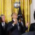 Obama Brown predsednik žoga žongler sprejem Washington Bela hiša