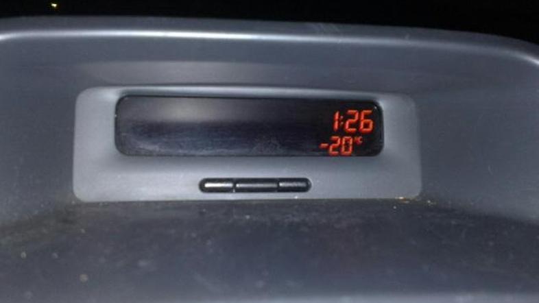 Fotografijo, ki dokazuje nizko nočno temperaturo, nam je poslal bralec iz Dolenj