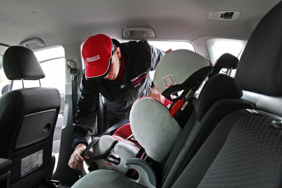 otroški sedež, avtosedež | Avtor: Andrej Leban