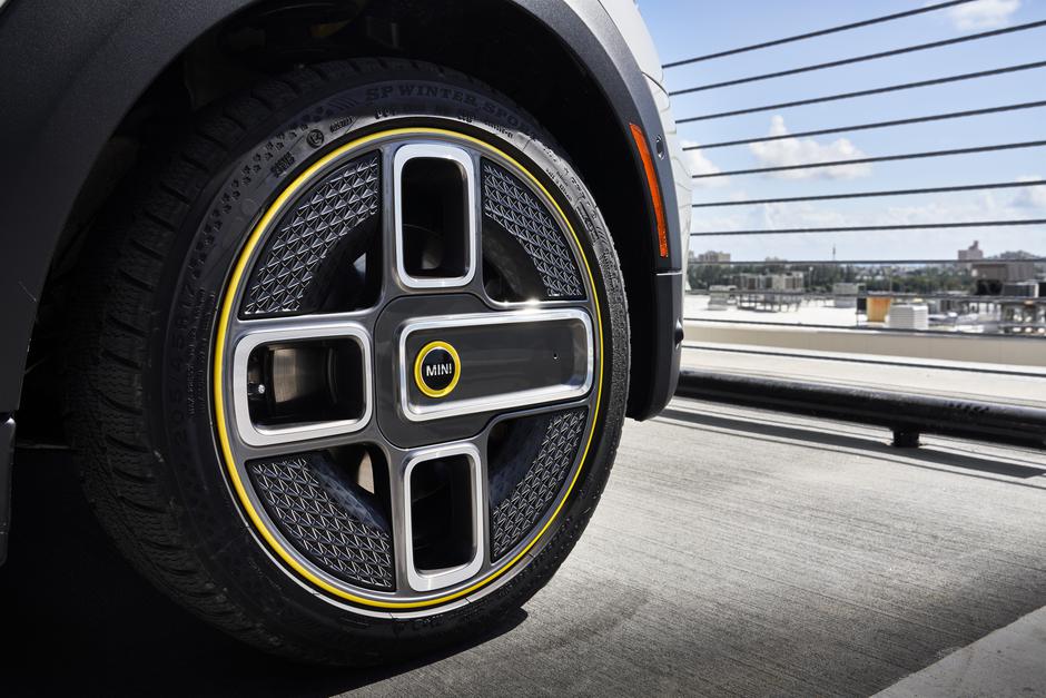 MINI SE electric | Avtor: MINI