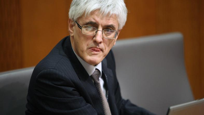 Na ministrstvu Roka Žarnića pravijo, da bi bilo racionalneje graditi Cero s čim 