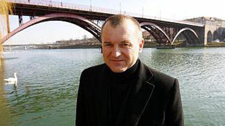 Kangler pozira na Lentu.