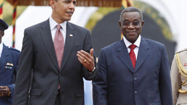 Barack Obama s predsednikom Gane, Johnom Atto Millsom.
