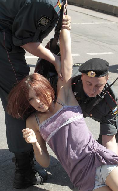 GEJI, NAPAD, POLICIJA, MOSKVA, PROTESTI