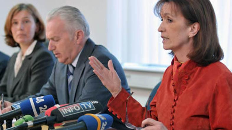 Brezigarjeva je ravnanje policije označila za višek manipulacije.