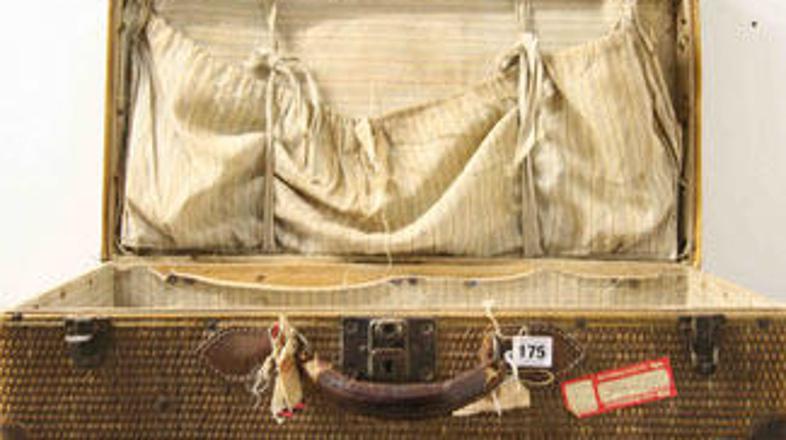 Lastnica se mu je morala odpovedati.