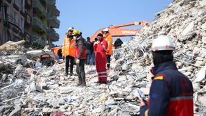 Turčija potres ruševine iskanje preživelih