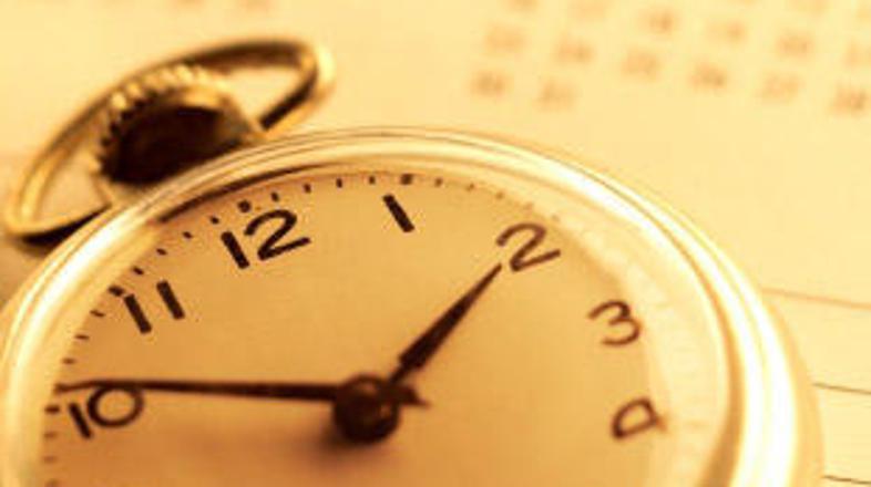 Vodja mora premisliti, kateri dan in ura sta najprimernejša za sklic sestanka.