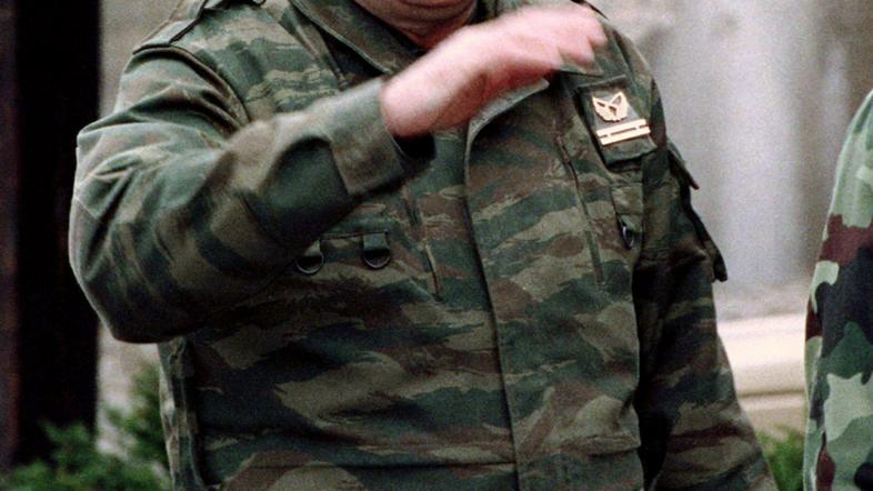Premestitev Ratka Mladića v Haag bodo izvedli brez vnaprejšnjega obveščanja javn