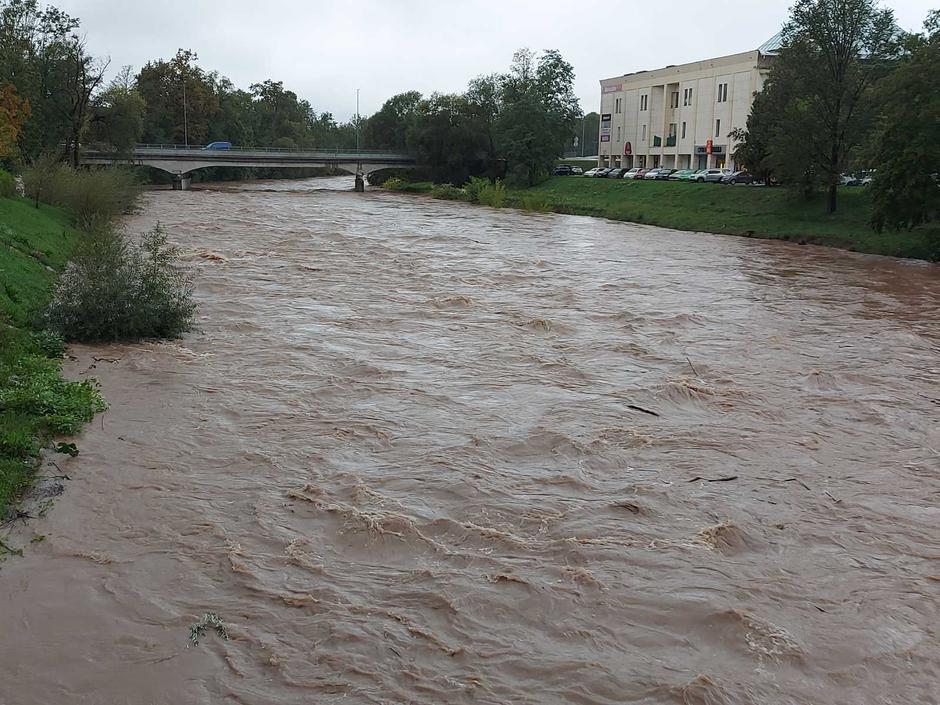 poplave narasle reke Sora Medvode | Avtor: Žurnal24 