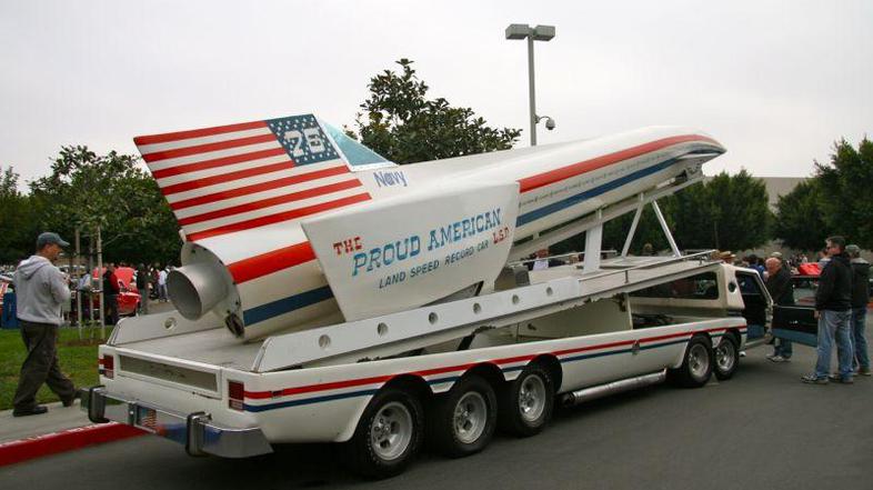 Ameriška domišljija, pretvorjena v avtomobil raketo.