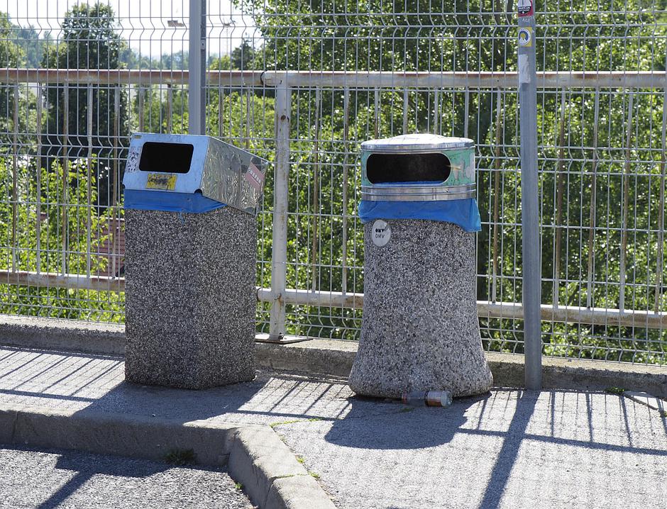 Smeti ob cestah | Avtor: Matija_Janežič