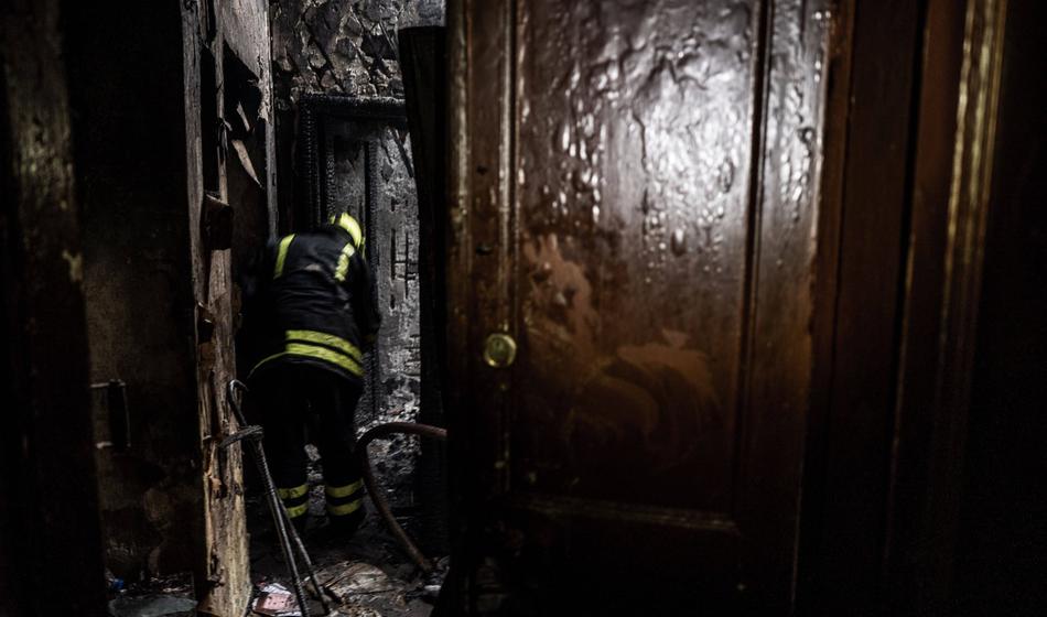 Gasilci hiteli pomagat po napadu, nato odjeknila še ena eksplozija