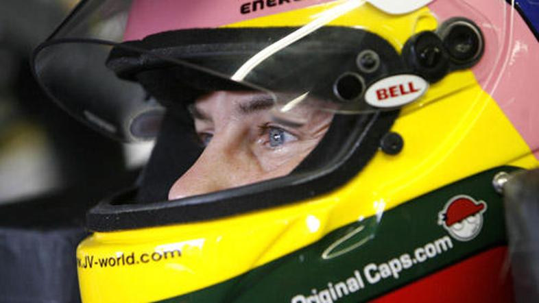 Villeneuve je po odhodu iz F1 uspešno nastopal le na 24-urni dirki v Le Mansu.