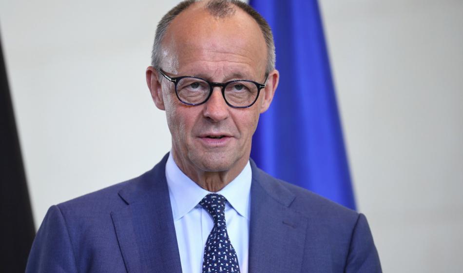 Merz za Ukrajino predlaga poseben status