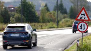 promet, spolzko vozišče