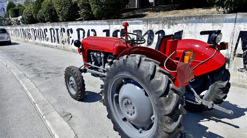 Traktor, Split