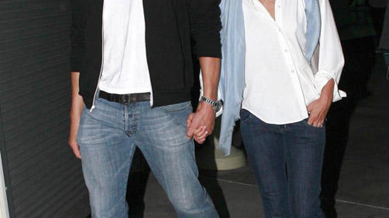 Zakonca se prvega otroka že zelo veselita. (Foto: Flynet/JLP)