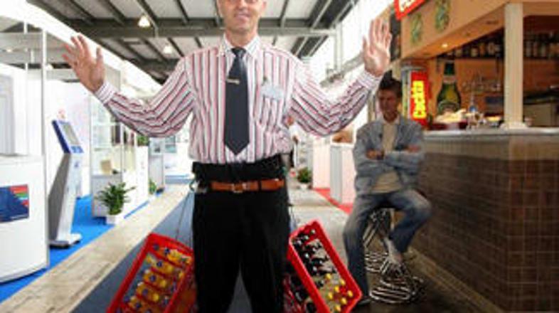 Od zdaj naprej boste s seboj lahko nosili kar dva zaboja piva.