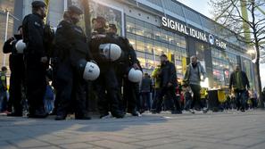 Signal Iduna Park Westfalenstadion policja Borussia Dortmund eksplozija