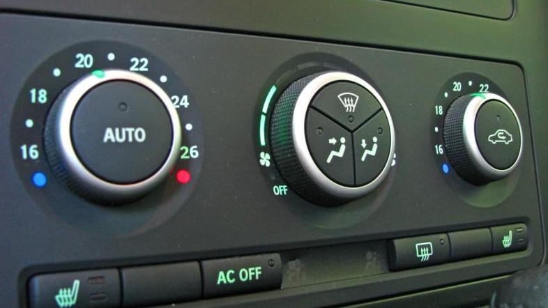 Temperaturo v avtomobilu je treba zmanjševati postopoma. Na začetku je priporočl