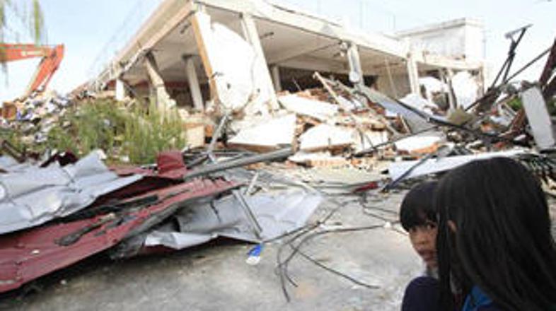 Prejšnji mesec je zaradi potresa na Sumatri umrlo okoli 1100 ljudi.