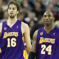 Pau Gasol (levo) in Kobe Bryant (desno) sta Jezernike popeljala do 51. zmage v s