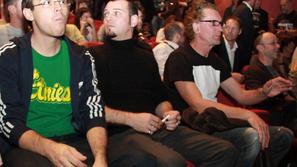 V prvi vrsti polne Linhartove dvorane Cankarjevega doma so sedeli tudi Siddharta